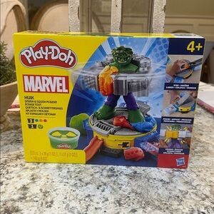 Play-Doh Marvel Hulk Set- New in box